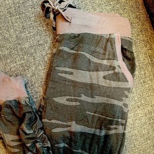 Z supply small joggers like new